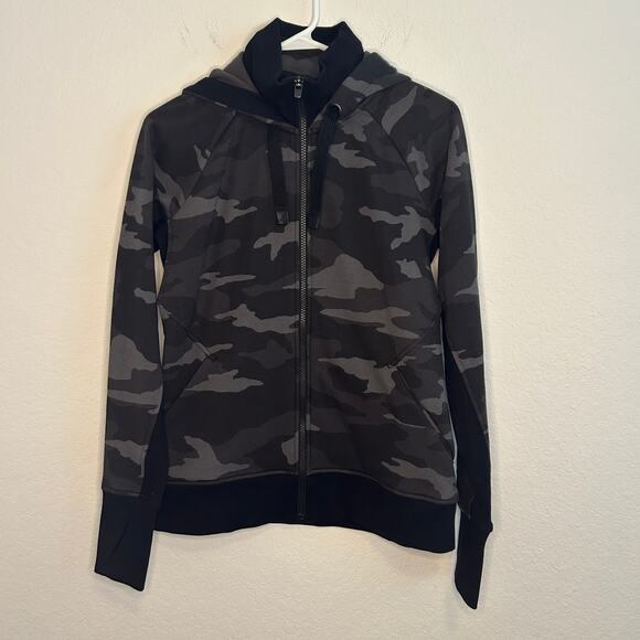 Athleta Triumph Printed Hoodie Camo Sz Small - Picture 1 of 9